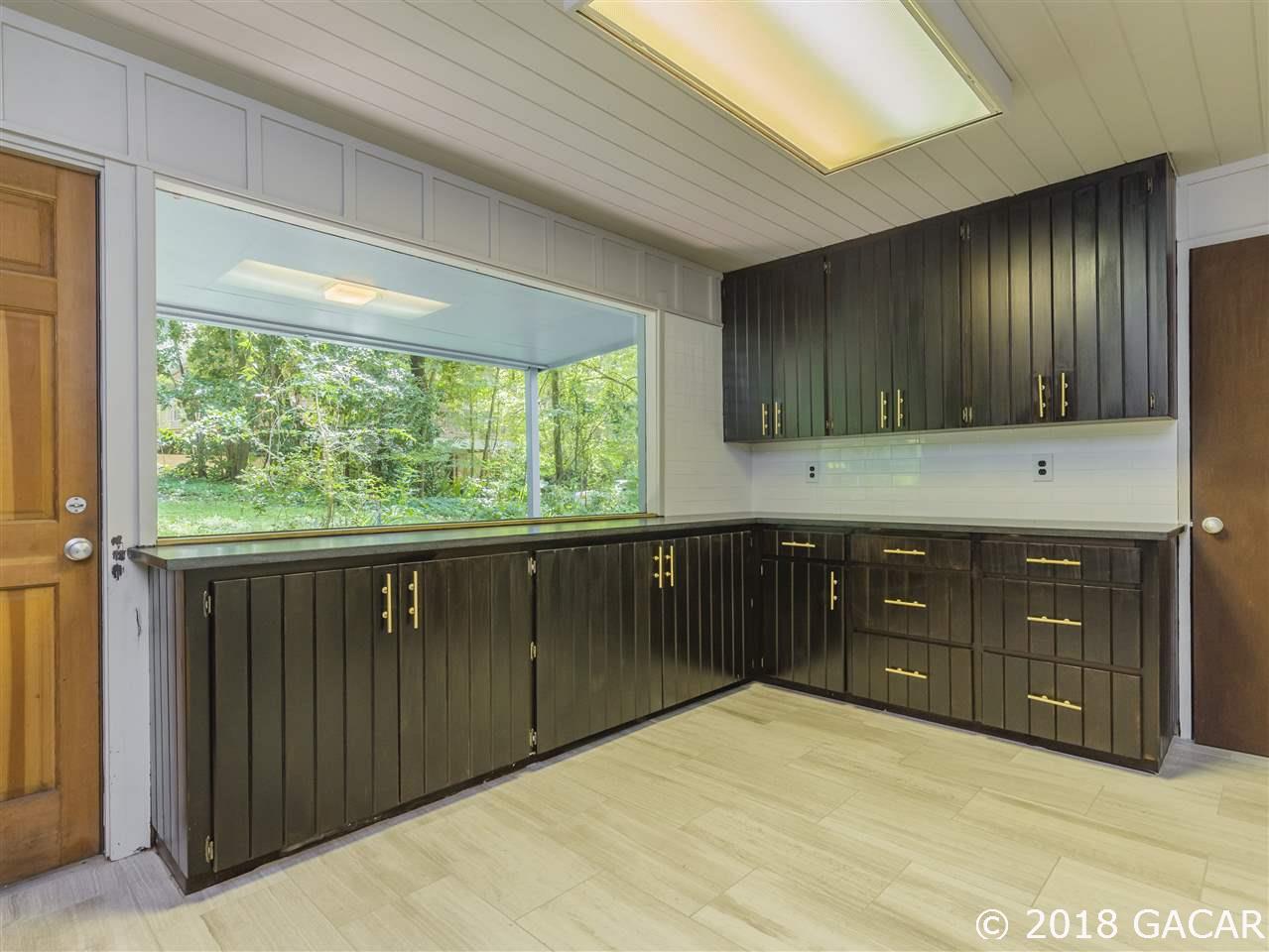 2021 Northwest 11th Road Gainesville, FL 32605 - Photo 6 of 18 Gallery Image 6