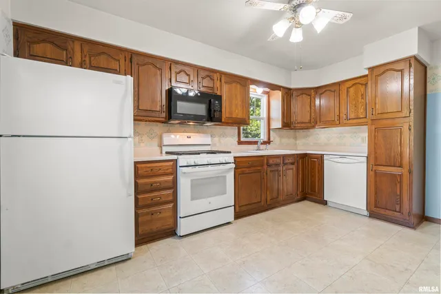 $185,000 | 1003 Walnut Street, Washington, IL 61571