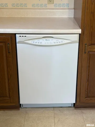 $185,000 | 1003 Walnut Street, Washington, IL 61571