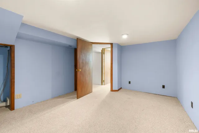 $185,000 | 1003 Walnut Street, Washington, IL 61571