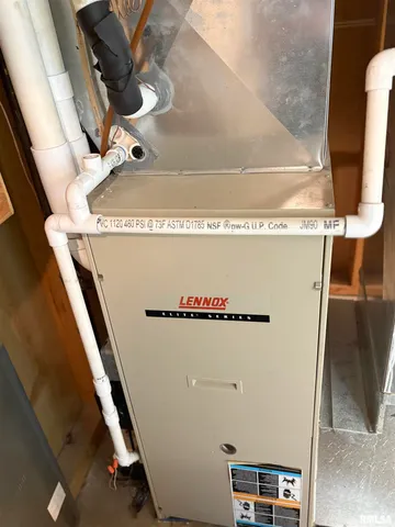 $185,000 | 1003 Walnut Street, Washington, IL 61571