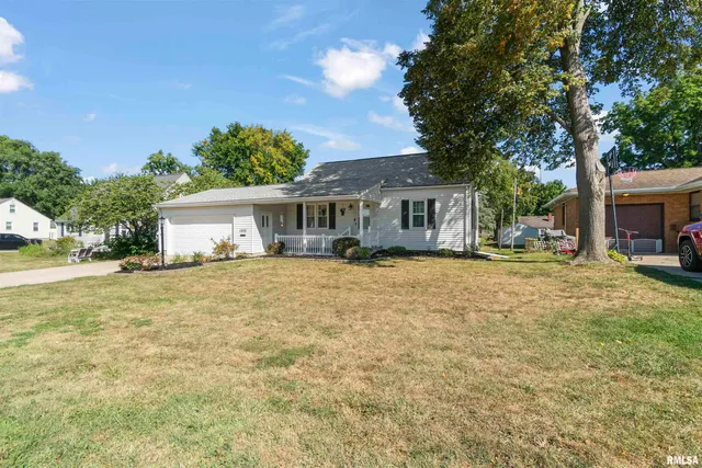 $185,000 | 1003 Walnut Street, Washington, IL 61571