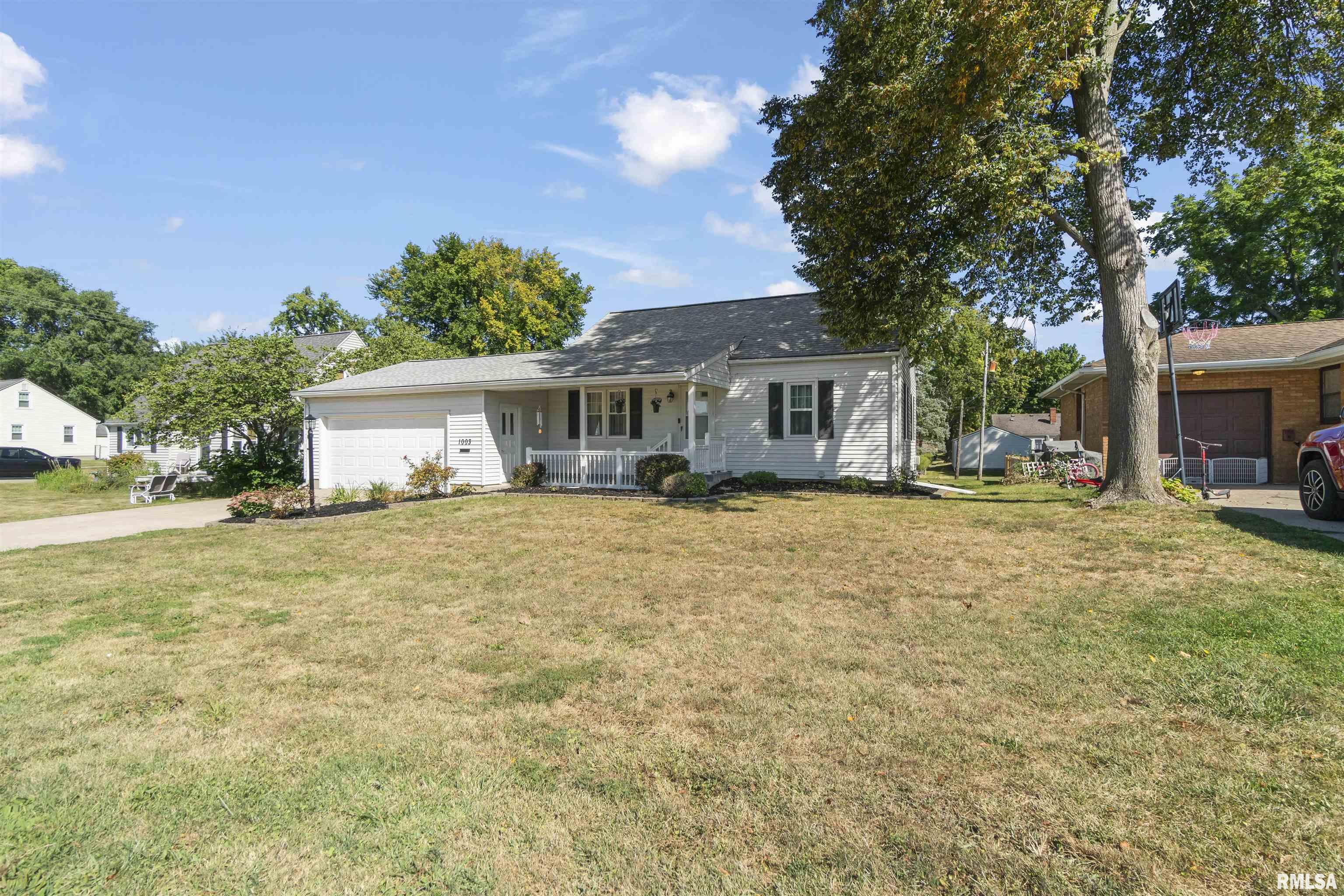 1003 Walnut Street Washington, IL 61571 - Photo 4 of 55 Gallery Image 4