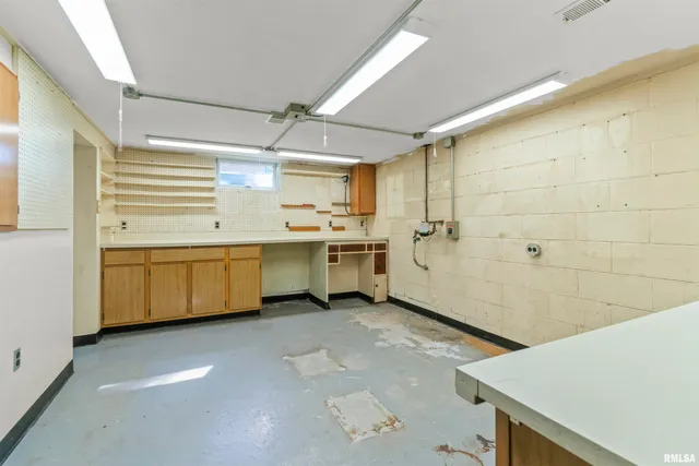 $185,000 | 1003 Walnut Street, Washington, IL 61571