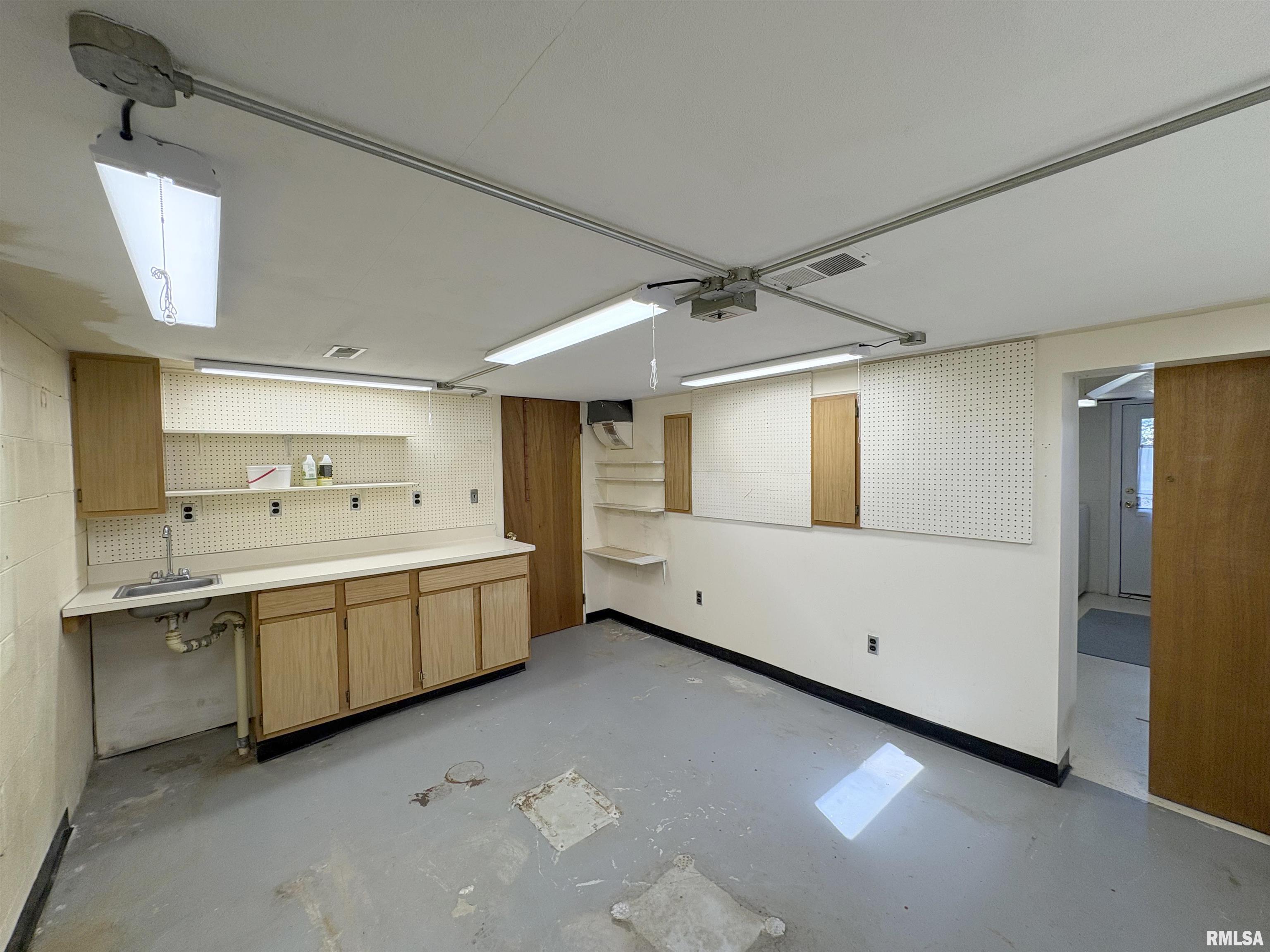 1003 Walnut Street Washington, IL 61571 - Photo 43 of 55 Gallery Image 43