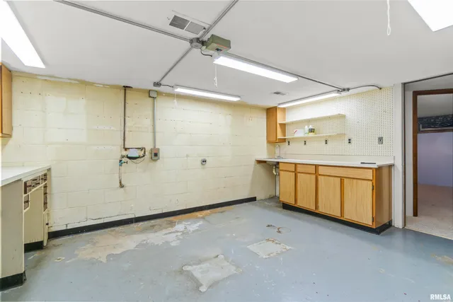 $185,000 | 1003 Walnut Street, Washington, IL 61571