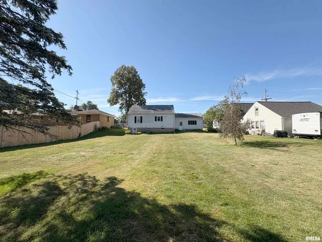 $185,000 | 1003 Walnut Street, Washington, IL 61571