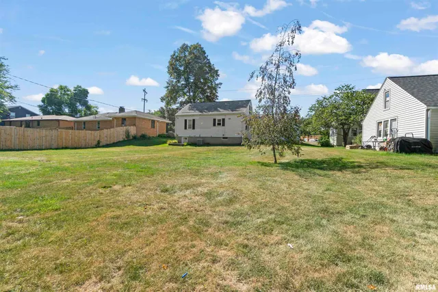 $185,000 | 1003 Walnut Street, Washington, IL 61571