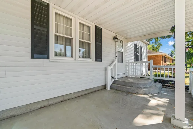 $185,000 | 1003 Walnut Street, Washington, IL 61571