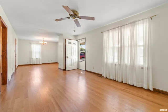 $185,000 | 1003 Walnut Street, Washington, IL 61571