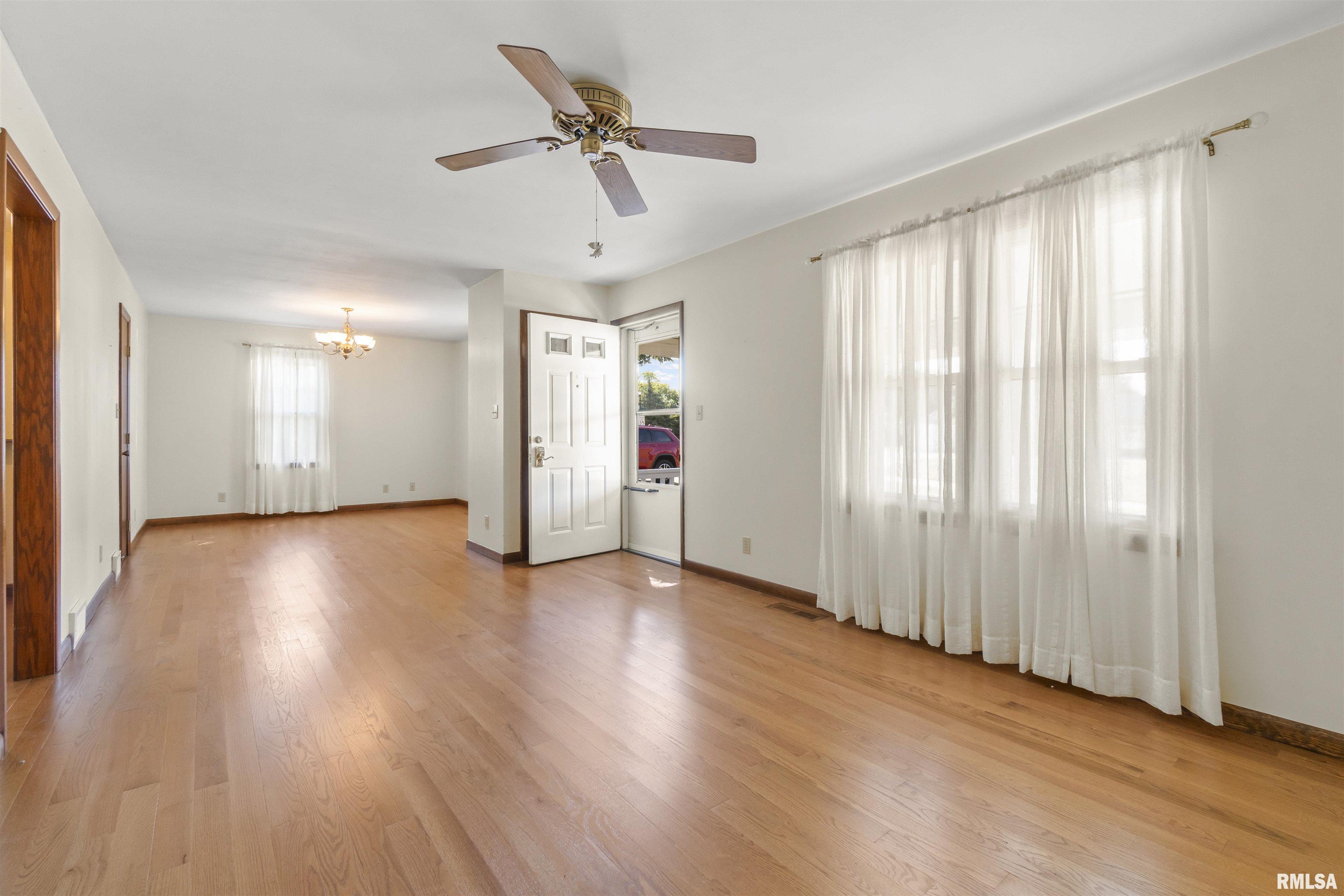 1003 Walnut Street Washington, IL 61571 - Photo 8 of 55 Gallery Image 8