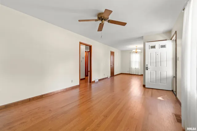 $185,000 | 1003 Walnut Street, Washington, IL 61571