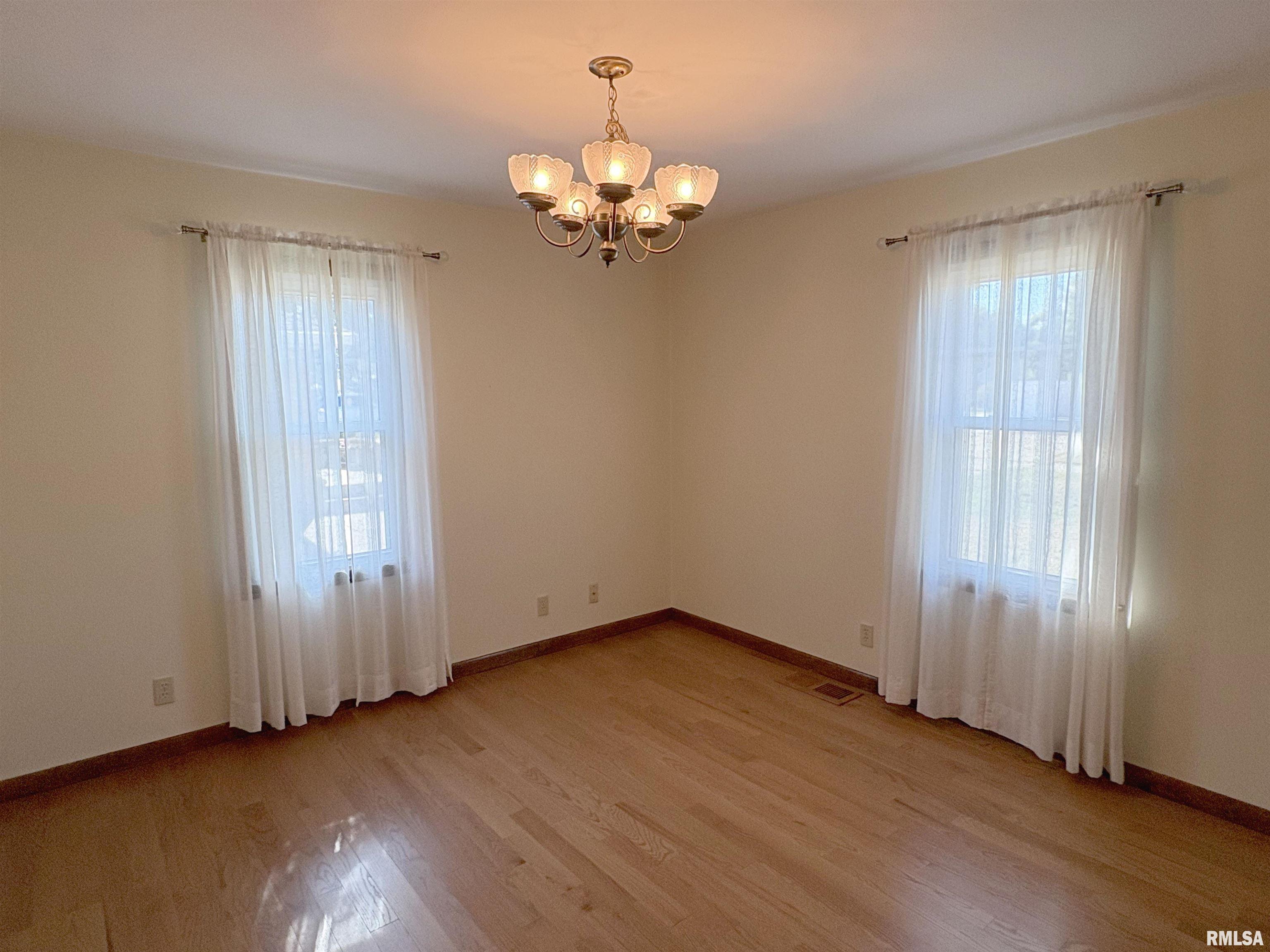 1003 Walnut Street Washington, IL 61571 - Photo 10 of 55 Gallery Image 10