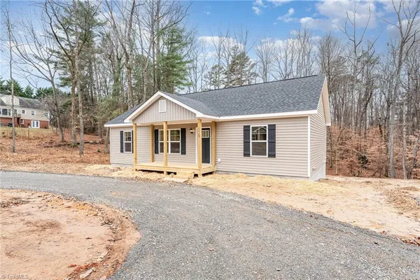 $279,900 | 129 Lake Street, Elkin, NC 28621