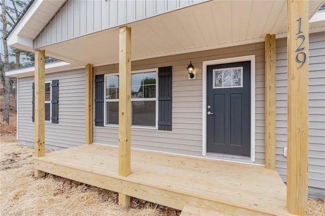 $289,900 | 129 Lake Street, Elkin, NC 28621