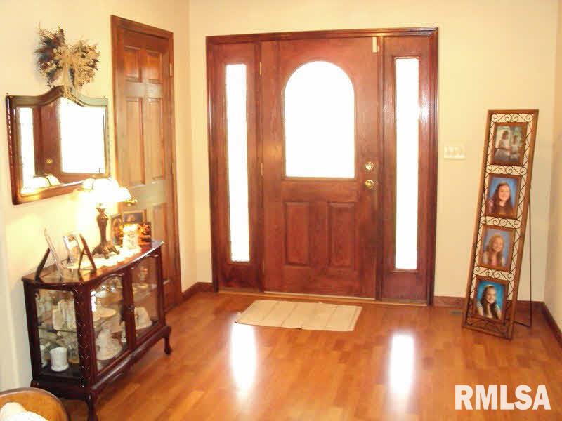 1412 Sycamore Road Carterville, IL 62918 - Photo 4 of 19 Gallery Image 4