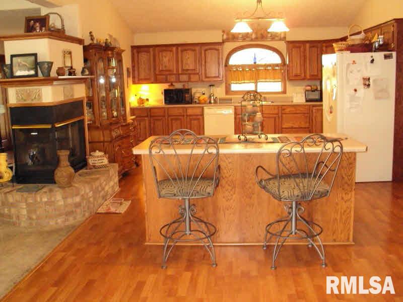 1412 Sycamore Road Carterville, IL 62918 - Photo 8 of 19 Gallery Image 8