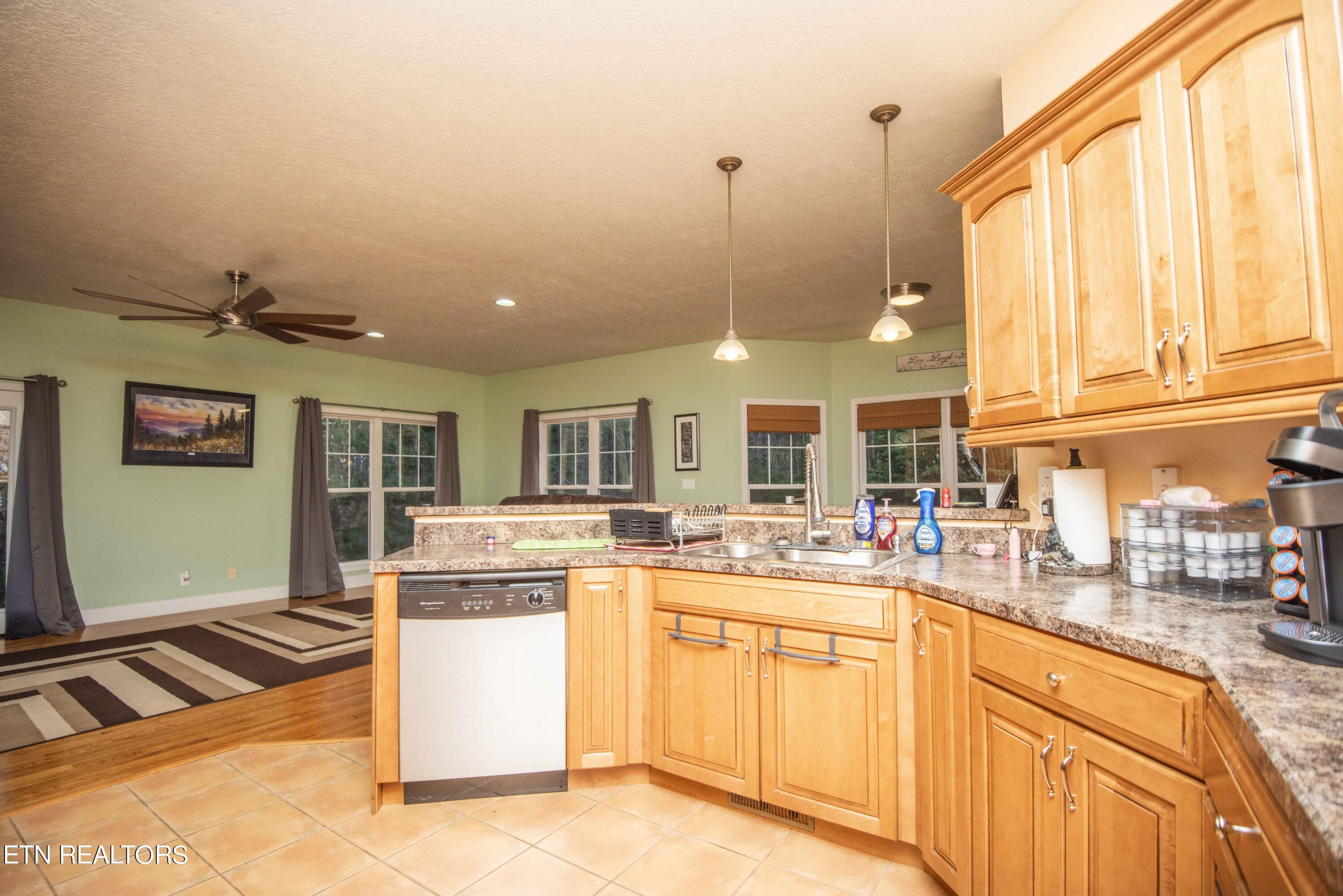 117 Redwood Road Clinton, TN 37716 - Photo 20 of 60 kitchen 3_1