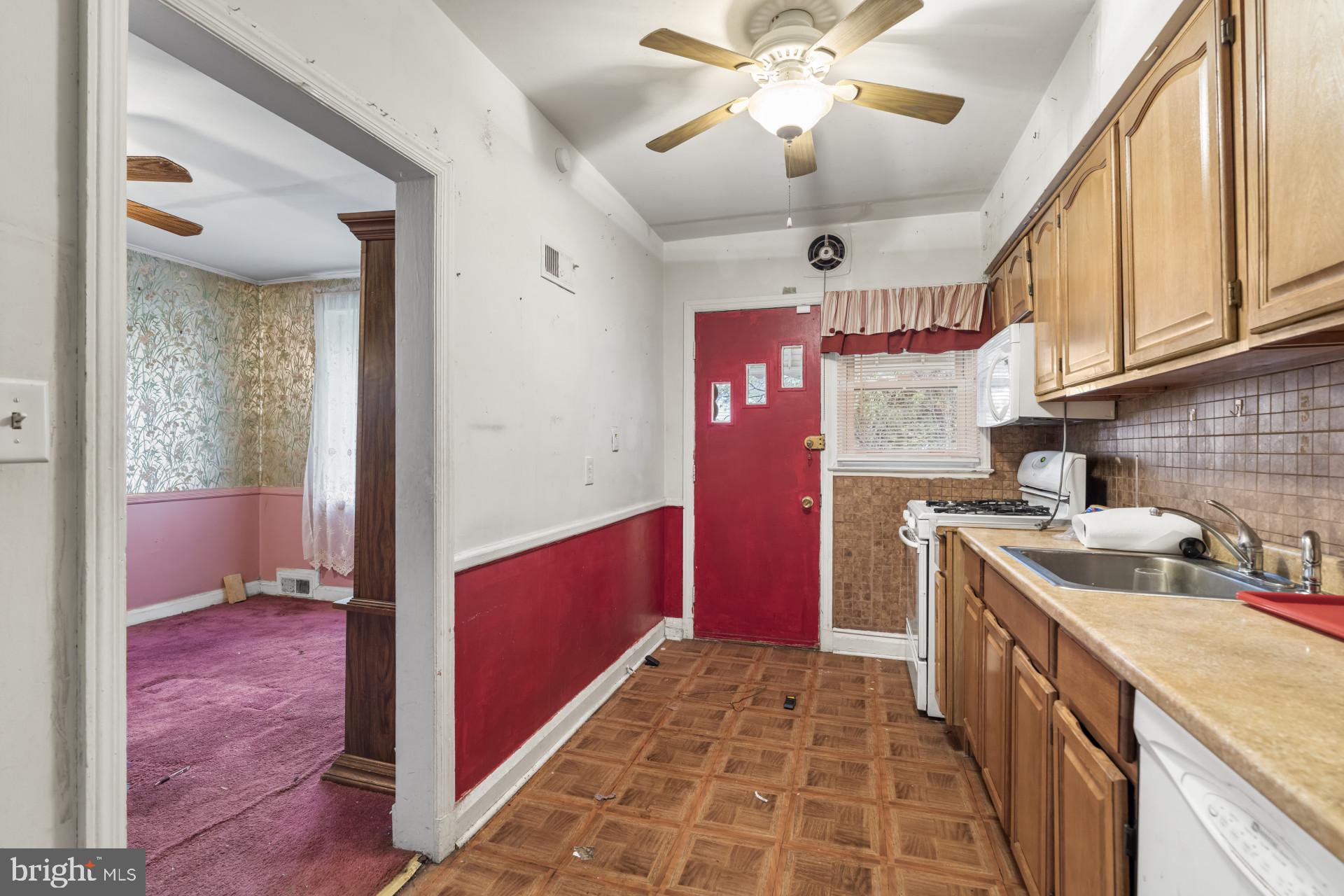 1532 Stonewood Road Baltimore, MD 21239 - Photo 12 of 33 Gallery Image 12