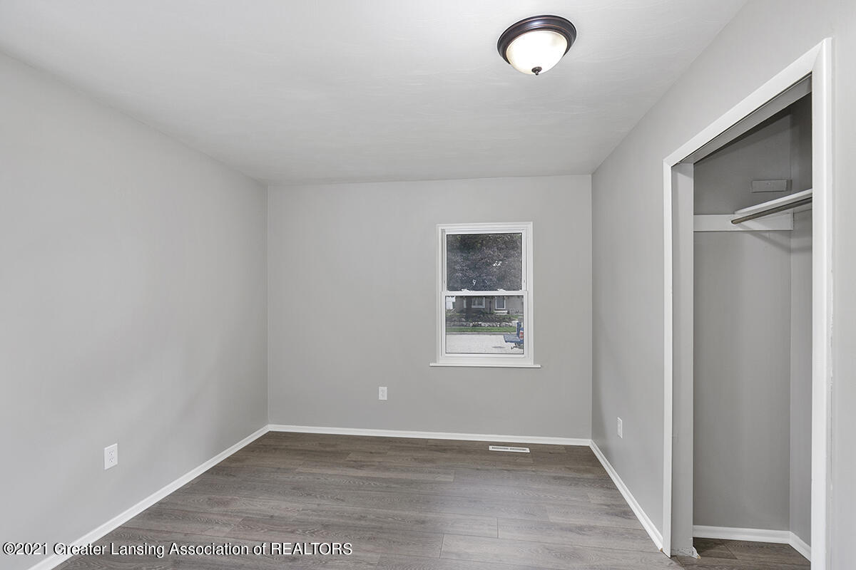 3200 Sunderland Road Lansing, MI 48911 - Photo 10 of 22 IMG_1011