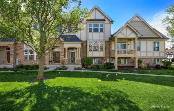 $399,900 | 272 Bennett Drive, Carol Stream, IL 60188