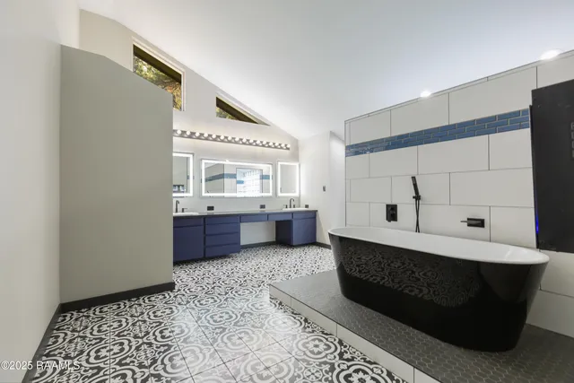 $295,000 | 118 Par Road 607, New Iberia, LA 70563