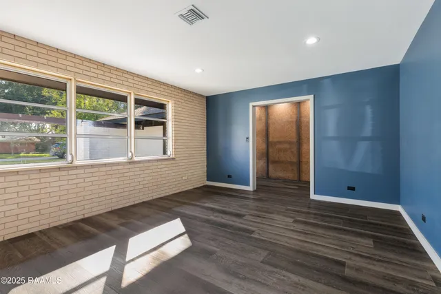 $295,000 | 118 Par Road 607, New Iberia, LA 70563