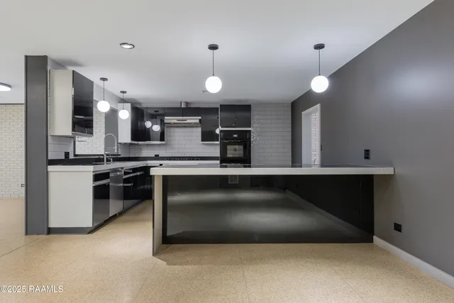 $295,000 | 118 Par Road 607, New Iberia, LA 70563