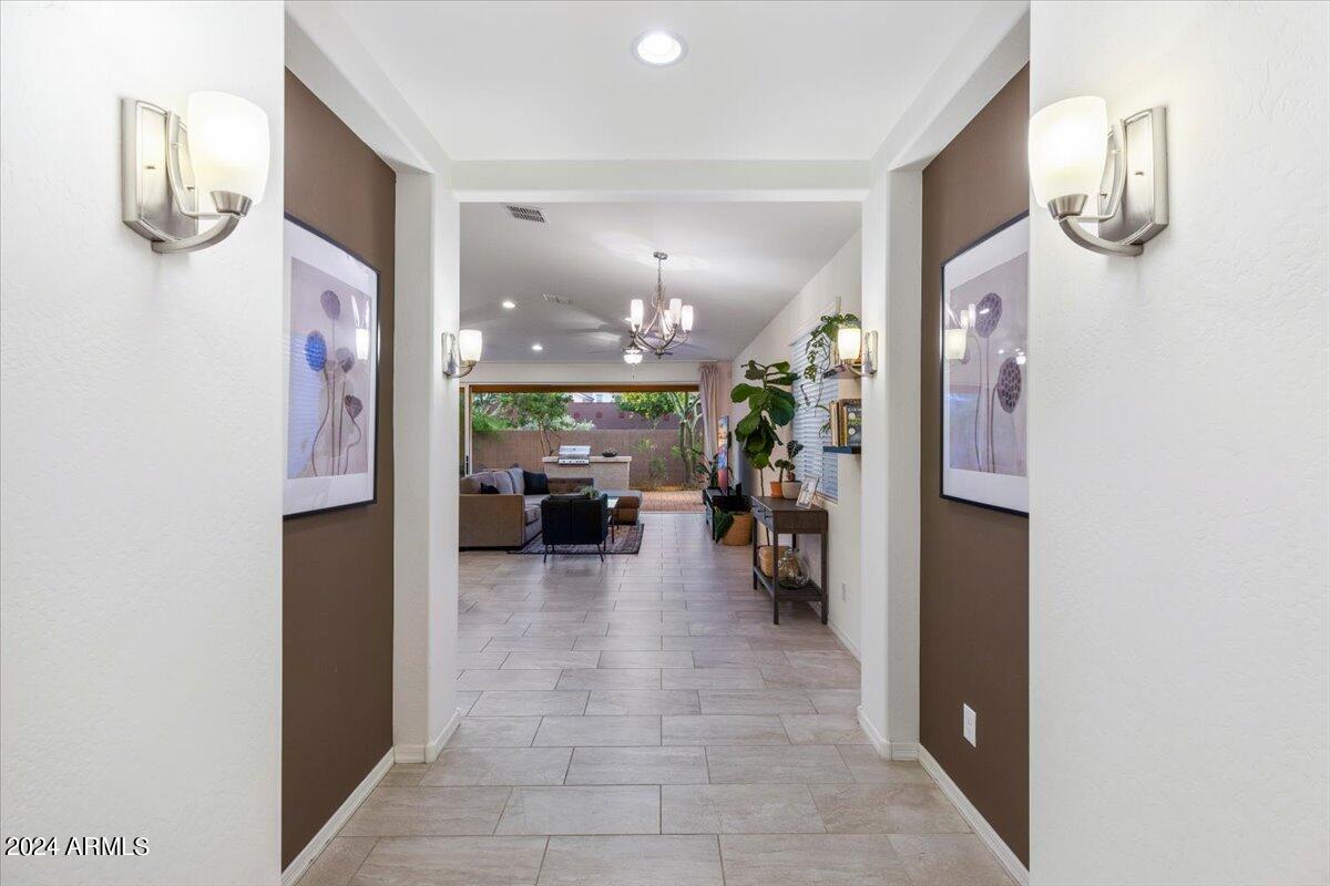 721 East Harwell Road Phoenix, AZ 85042 - Photo 3 of 35