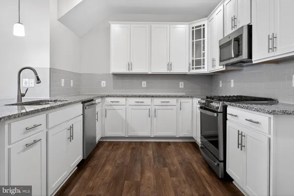 $3,300 | 14937 River Walk Way, Woodbridge, VA 22191