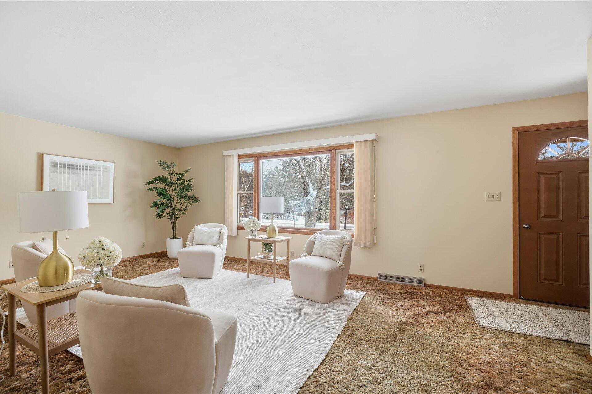 N4059 Rome Road Rubicon, WI 53078 - Photo 4 of 28 Living Room