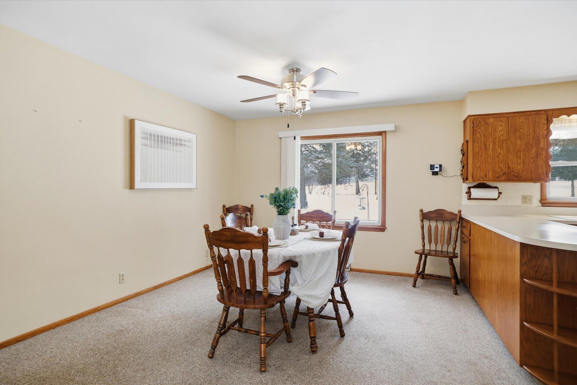 N4059 Rome Road Rubicon, WI 53078 - Photo 9 of 28 Dinette