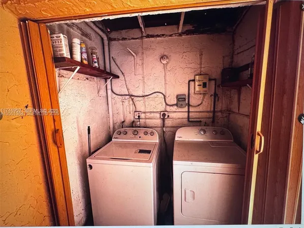 $2,500 | 4372 West 11th Lane, Unit 30, Hialeah, FL 33012