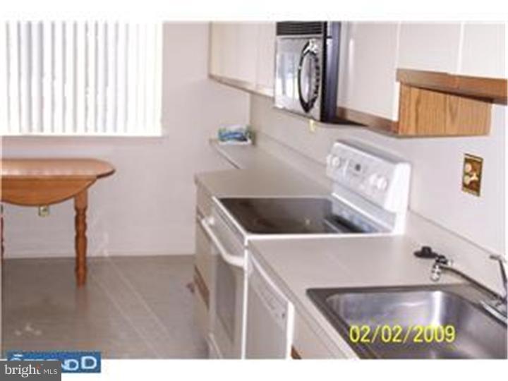 119 Cavalry Court Wayne, PA 19087 - Photo 4 of 7 Kitchen