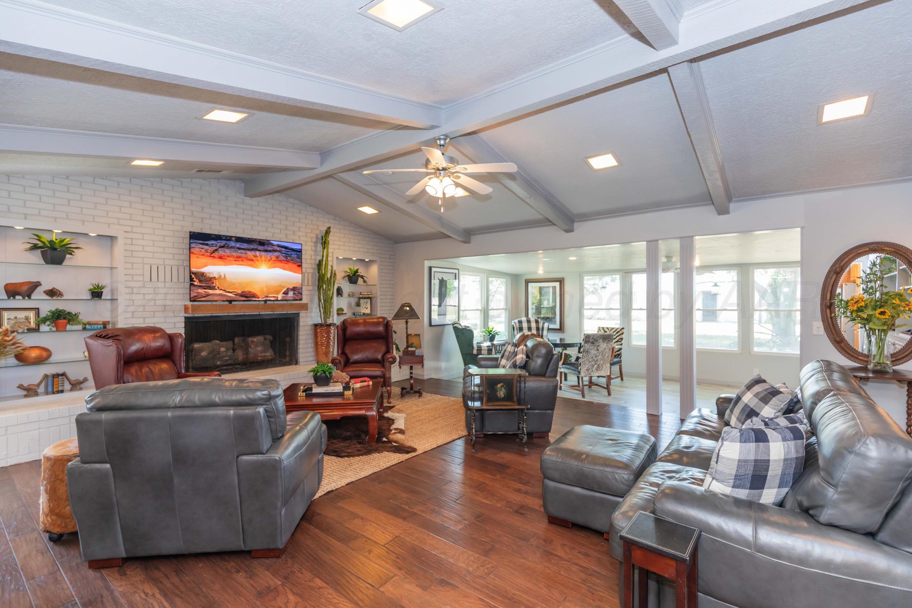 1201 West McCormick Road Amarillo, TX 79118 - Photo 5 of 38 LIVING ROOM VIEW 3
