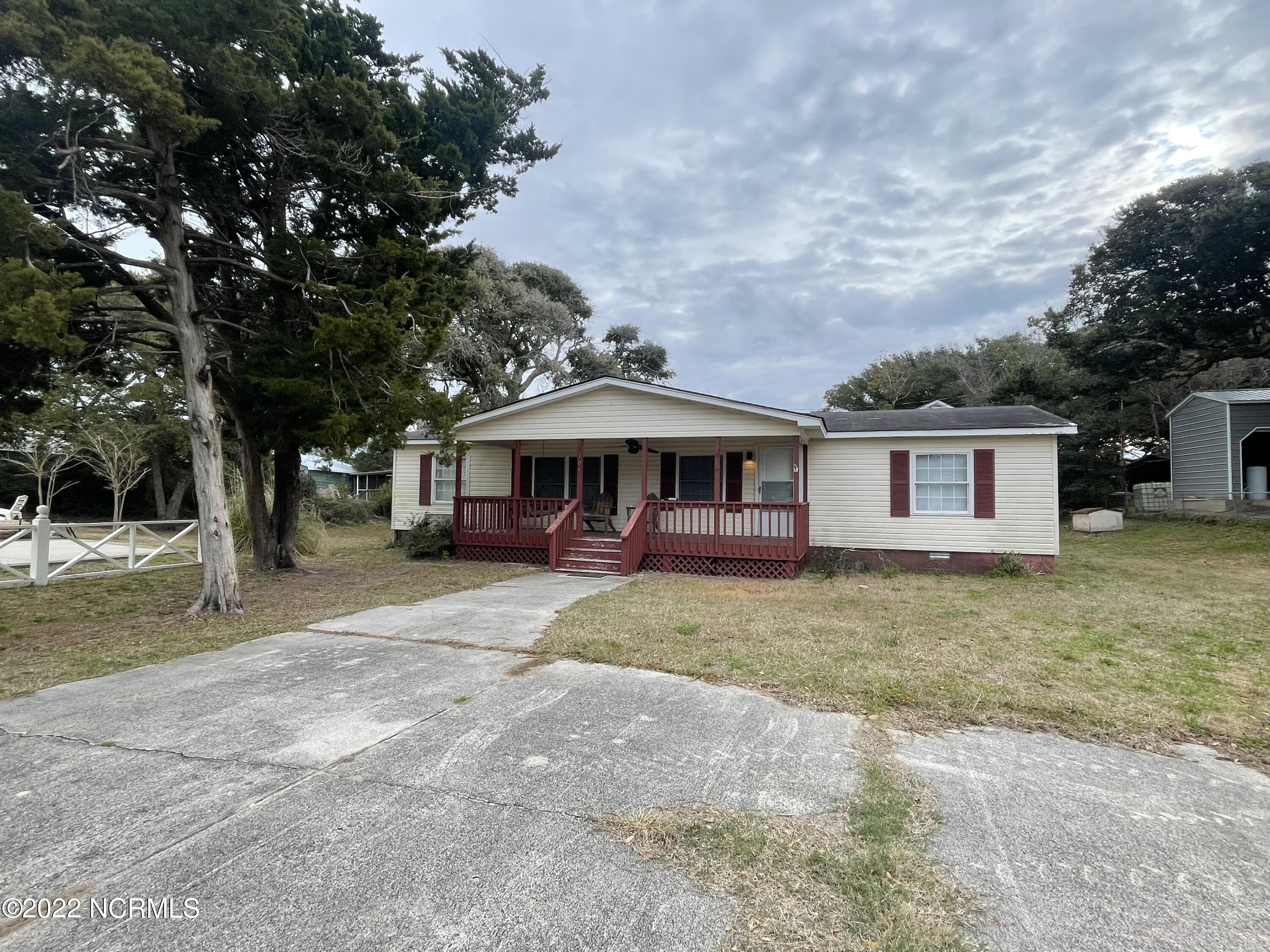 104 Ballpark Road Atlantic Beach, NC 28512 - Photo 3 of 13 104 Ballpark Rd