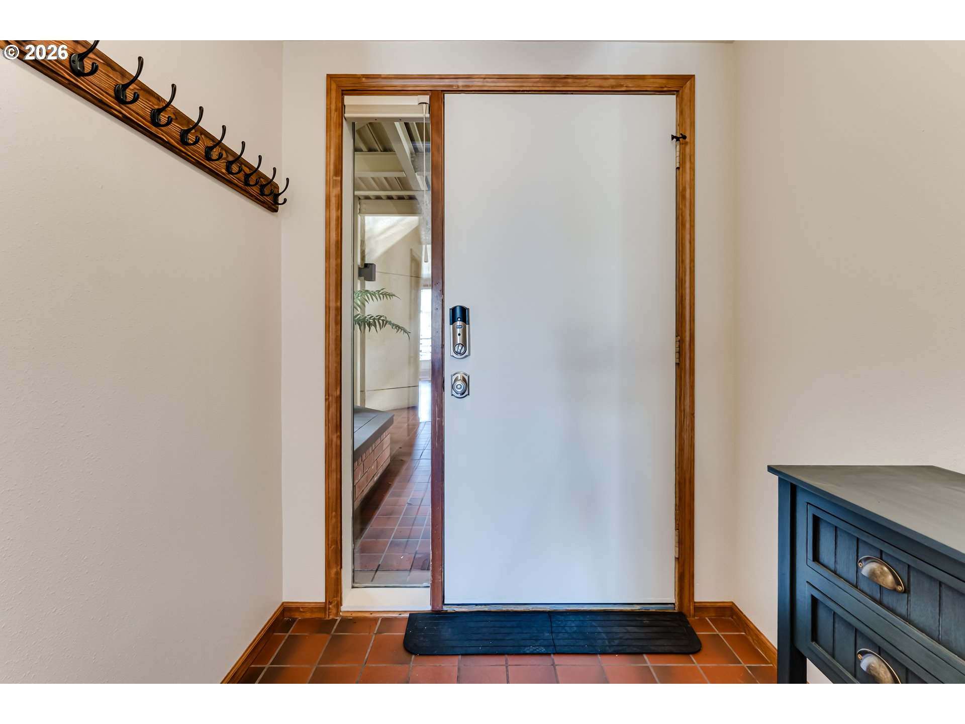 606 Wimbledon Court Eugene, OR 97401 - Photo 4 of 35