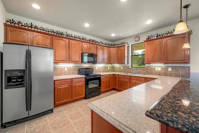 $739,500 | 995 Cielo Springs Drive, Blanco, TX 78606