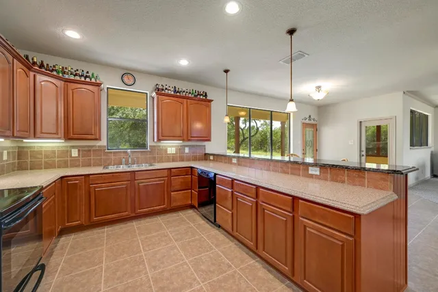 $739,500 | 995 Cielo Springs Drive, Blanco, TX 78606