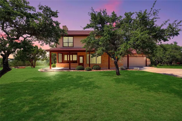 $739,500 | 995 Cielo Springs Drive, Blanco, TX 78606