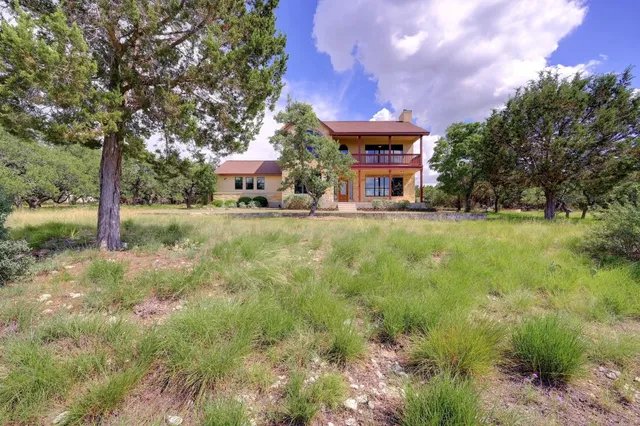 $739,500 | 995 Cielo Springs Drive, Blanco, TX 78606