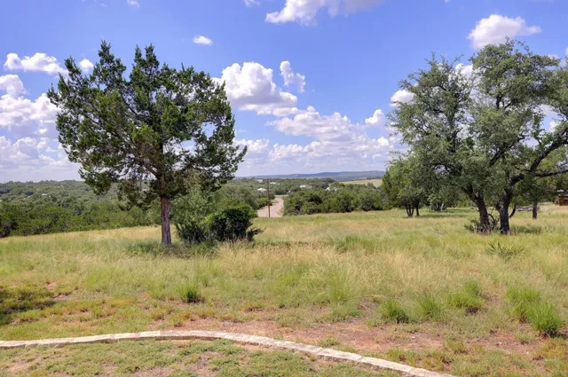 $739,500 | 995 Cielo Springs Drive, Blanco, TX 78606