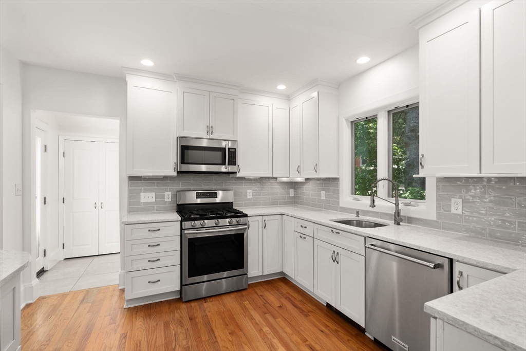 81 Brook Road, Unit 81 Weston, MA 02493 - Photo 14 of 35