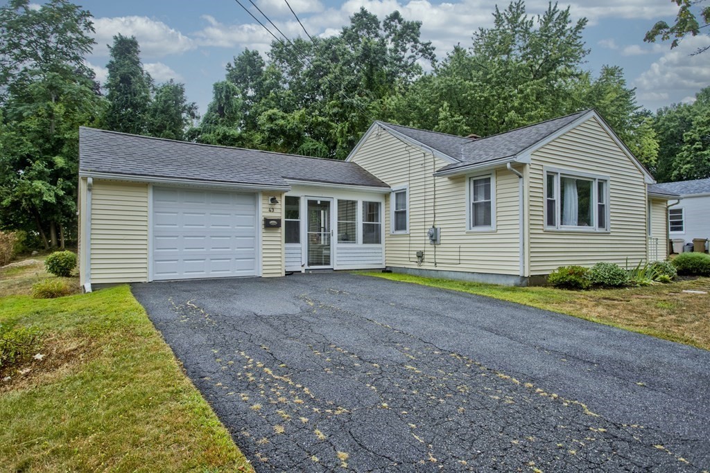 43 Sedgewick Street Springfield, MA 01108 - Photo 2 of 34