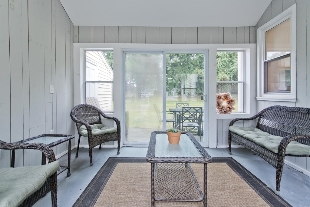 43 Sedgewick Street Springfield, MA 01108 - Photo 26 of 34