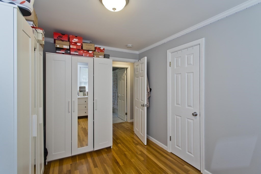 43 Sedgewick Street Springfield, MA 01108 - Photo 8 of 34