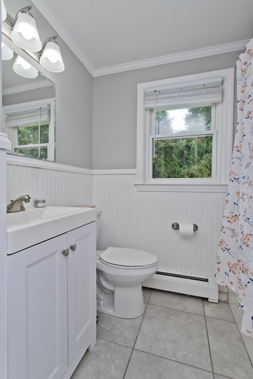 43 Sedgewick Street Springfield, MA 01108 - Photo 9 of 34