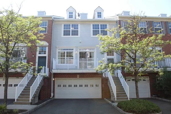 $3,400 | 9 McMartin Court, Jersey City, NJ 07305