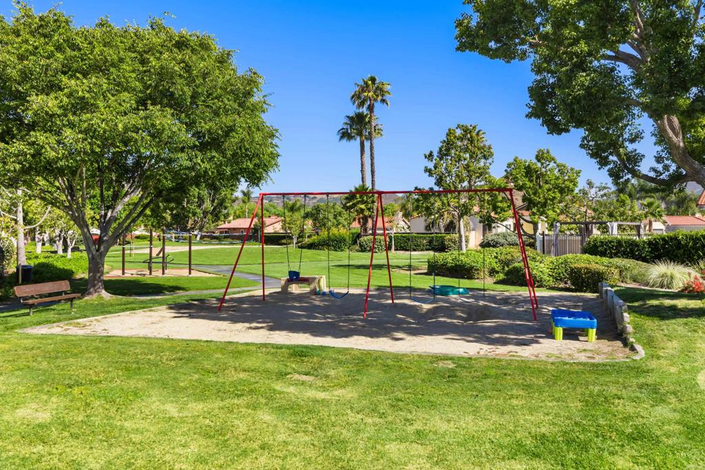4903 Lake Park Court Fallbrook, CA 92028 - Photo 5 of 33 Park Amenity