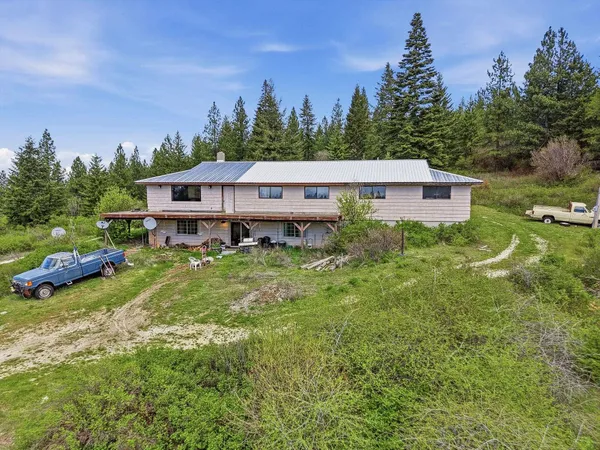 $845,000 | 16617 East Blanchard Road, Chattaroy, WA 99003